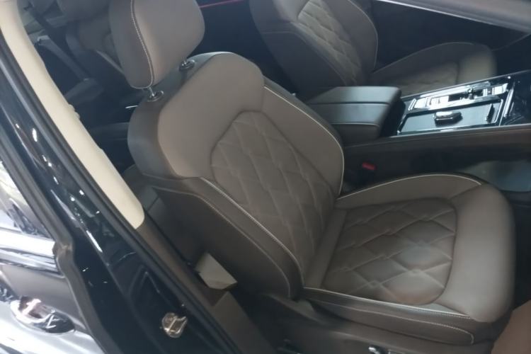 Used Volkswagen Viloran 2024 380TSI Premium Edition Right Front Seat