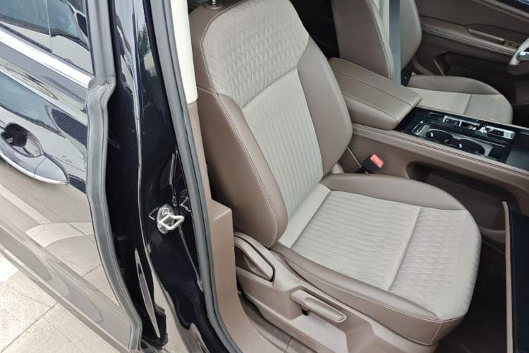 Used Volkswagen Viloran 2024 330TSI Business Edition Right Front Seat