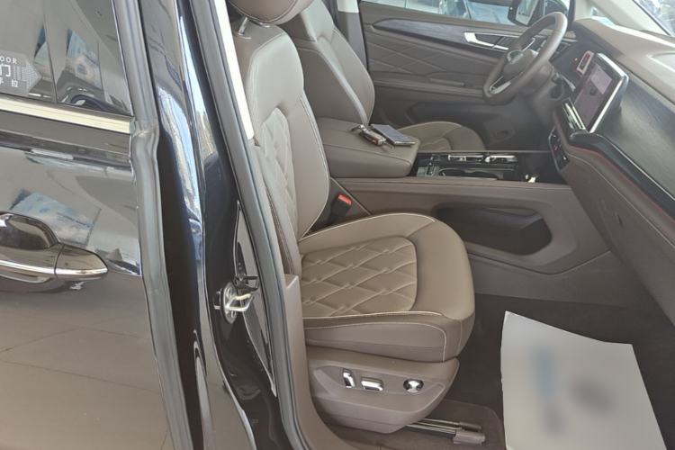 Used Volkswagen Viloran 2024 380TSI Premium Edition Right Front Seat