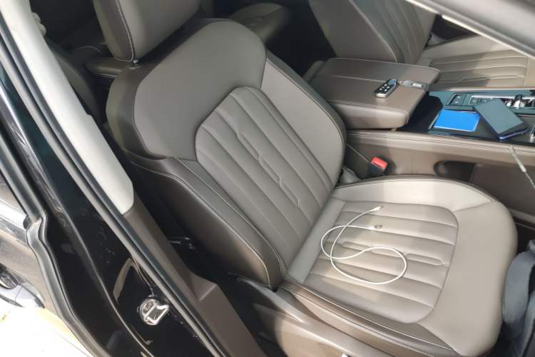 Used Volkswagen Viloran 2024 330TSI Luxury Edition Right Front Seat
