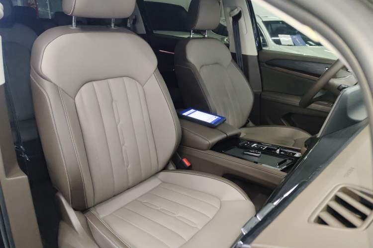 Used Volkswagen Viloran 2024 380TSI Luxury Edition Right Front Seat