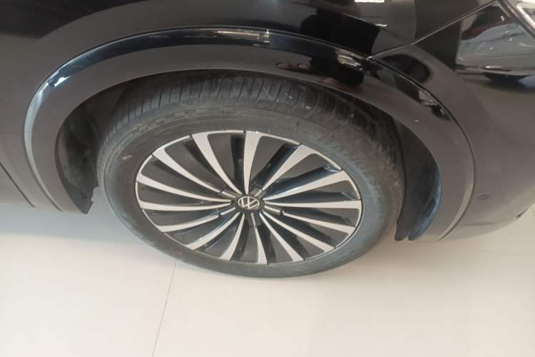 Used Volkswagen Viloran 2024 380TSI Premium Edition Right Front Wheel Hub