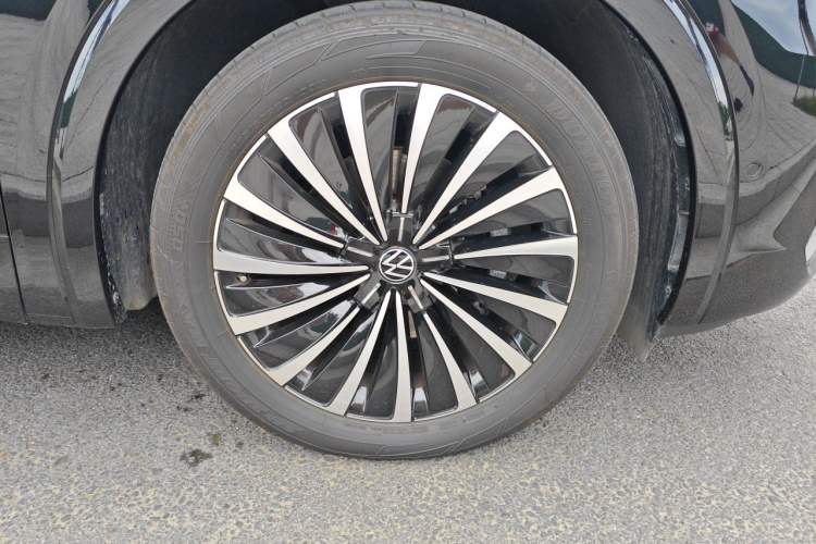 Used Volkswagen Viloran 2024 380TSI Flagship Edition Right Front Wheel Hub