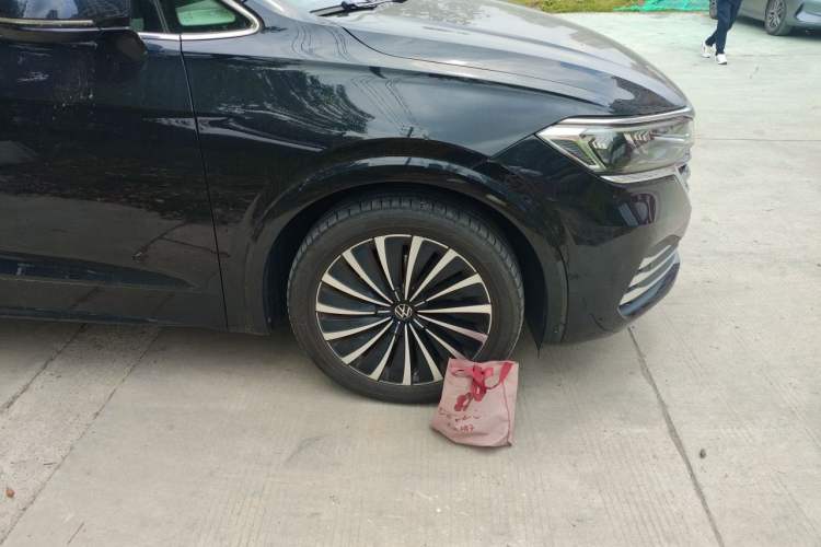 Used Volkswagen Viloran 2024 380TSI Premium Edition Right Front Wheel Hub
