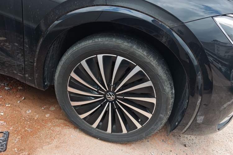 Used Volkswagen Viloran 2024 380TSI Premium Edition Right Front Wheel Hub