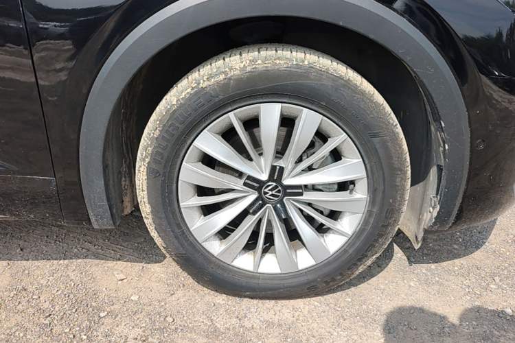 Used Volkswagen Viloran 2024 330TSI Business Edition Right Front Wheel Hub