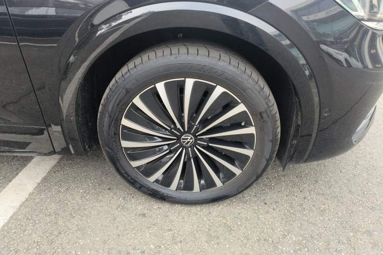 Used Volkswagen Viloran 2024 380TSI Premium Edition Right Front Wheel Hub