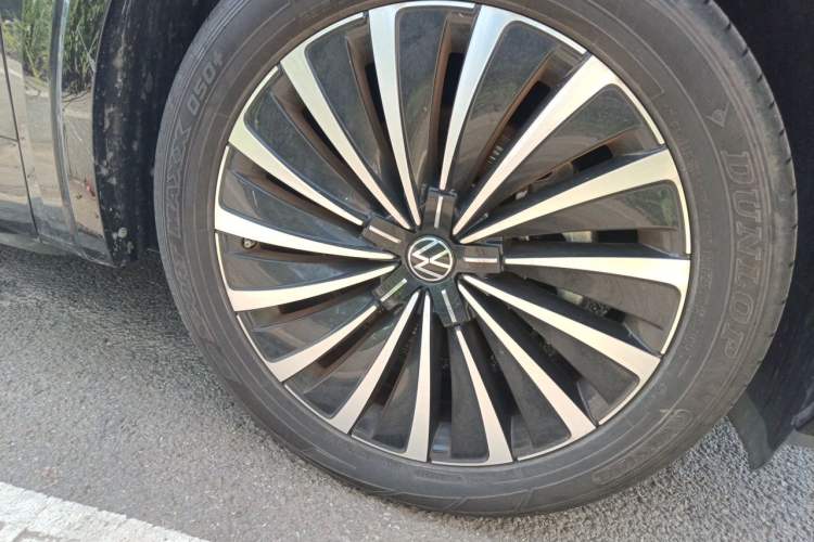 Used Volkswagen Viloran 2024 380TSI Premium Edition Right Front Wheel Hub