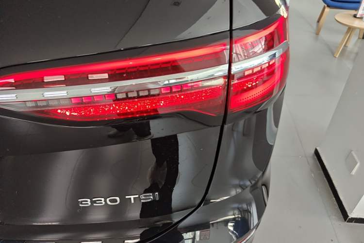 Used Volkswagen Viloran 2024 330TSI Business Edition Right Rear Taillight