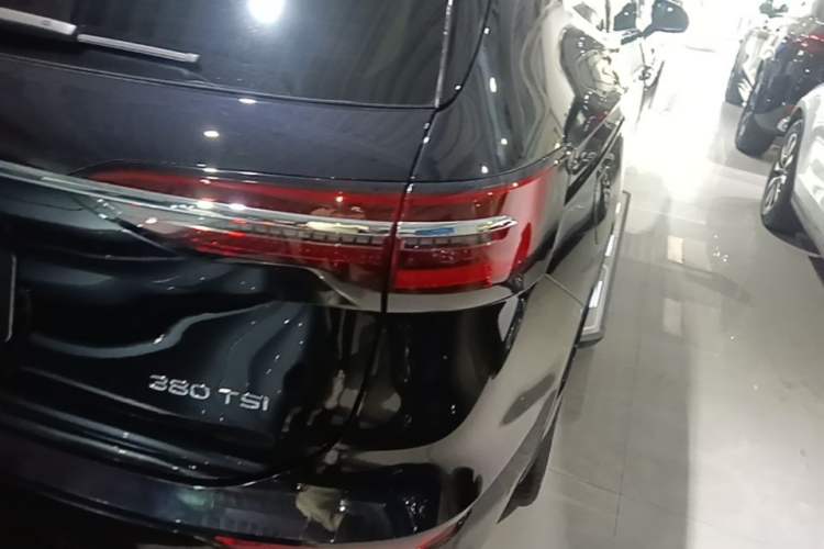 Used Volkswagen Viloran 2024 380TSI Premium Edition Right Rear Taillight