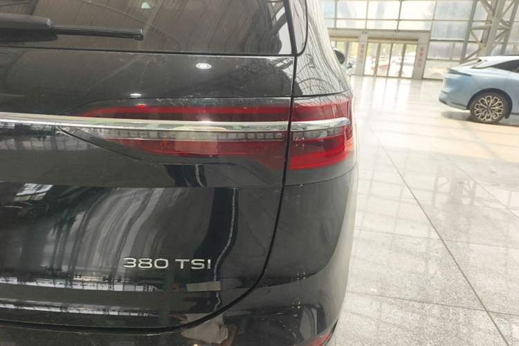 Used Volkswagen Viloran 2024 380TSI Premium Edition Right Rear Taillight
