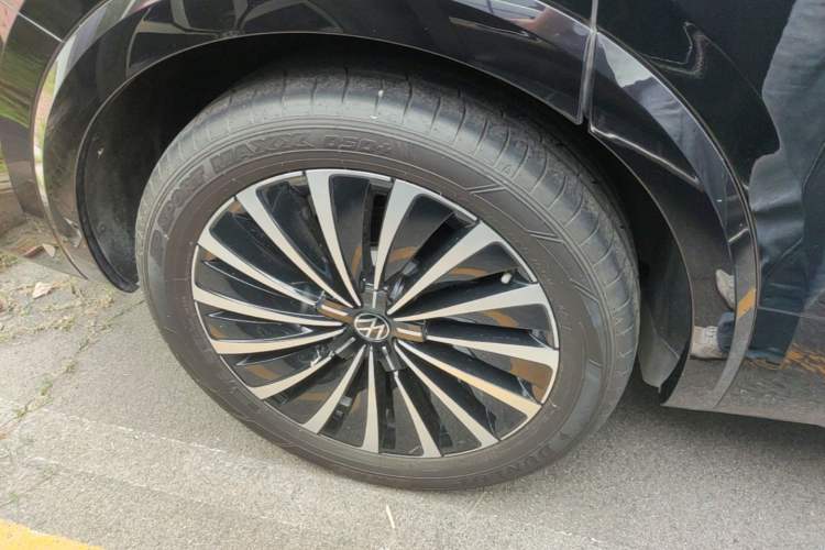 Used Volkswagen Viloran 2024 380TSI Premium Edition Right Rear Wheel Hub