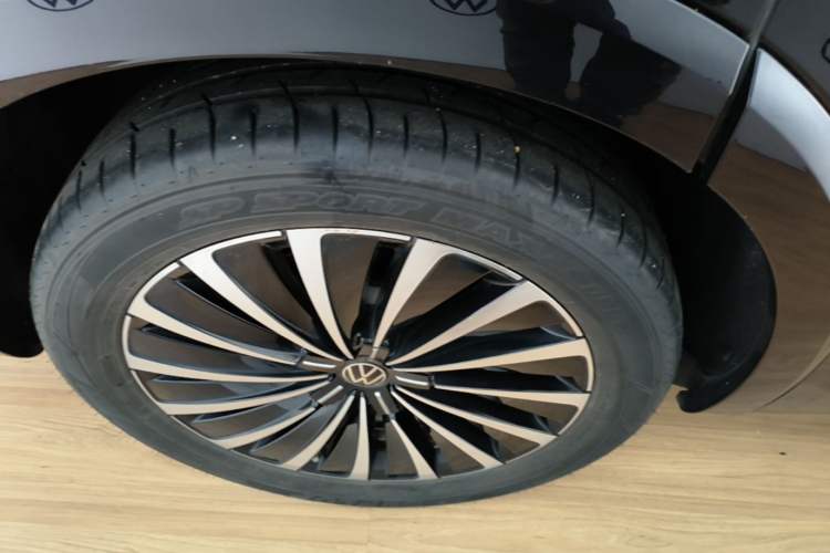 Used Volkswagen Viloran 2024 380TSI Premium Edition Right Rear Wheel Hub