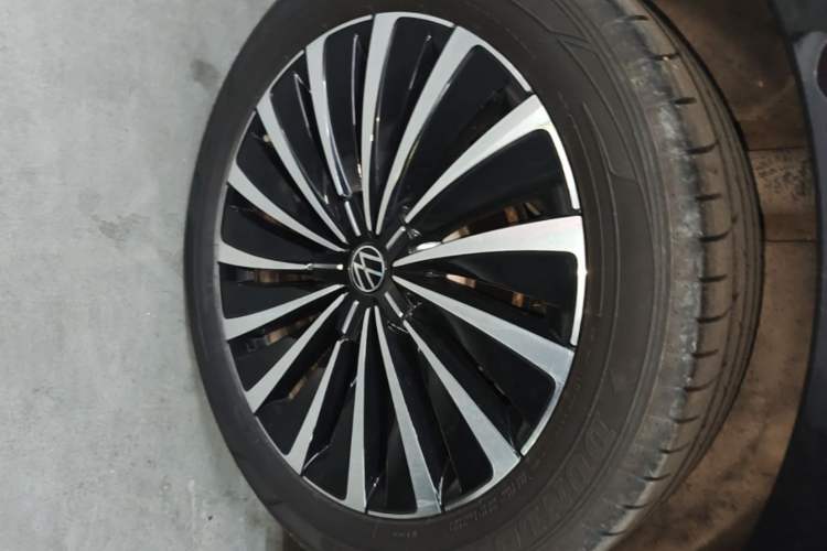 Used Volkswagen Viloran 2024 380TSI Premium Edition Right Rear Wheel Hub