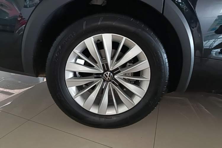 Used Volkswagen Viloran 2024 330TSI Business Edition Right Rear Wheel Hub