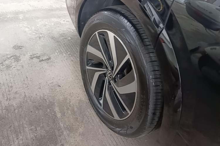 Used Volkswagen Viloran 2024 330TSI Luxury Edition Right Rear Wheel Hub