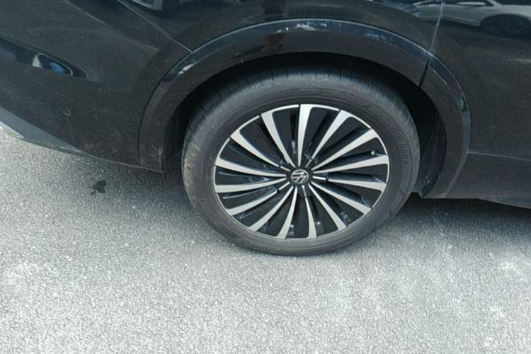 Used Volkswagen Viloran 2024 380TSI Premium Edition Right Rear Wheel Hub