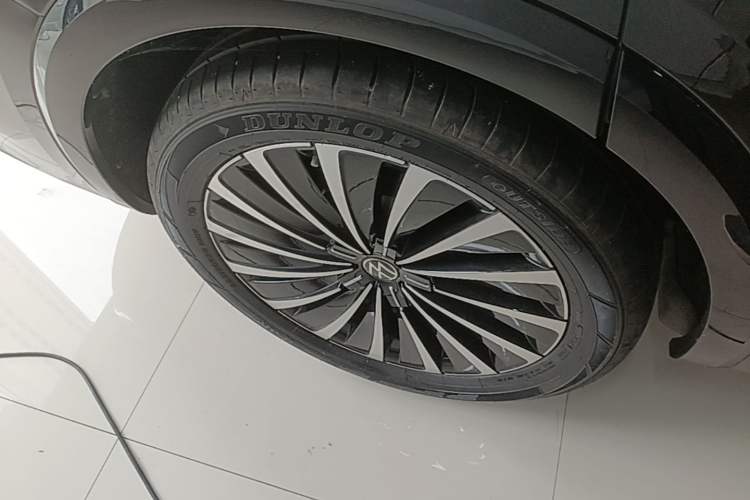 Used Volkswagen Viloran 2024 380TSI Premium Edition Right Rear Wheel Hub
