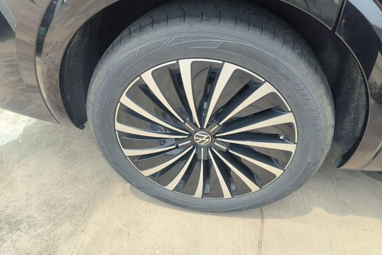 Used Volkswagen Viloran 2024 380TSI Premium Edition Right Rear Wheel Hub
