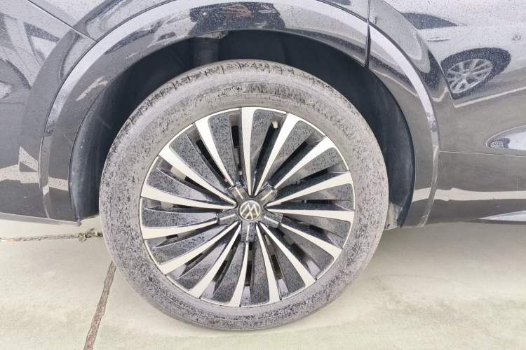 Used Volkswagen Viloran 2024 380TSI Premium Edition Right Rear Wheel Hub