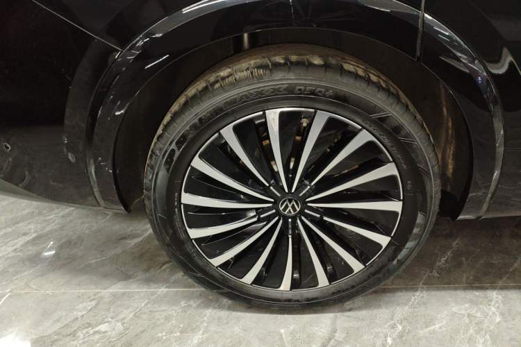 Used Volkswagen Viloran 2024 380TSI Premium Edition Right Rear Wheel Hub