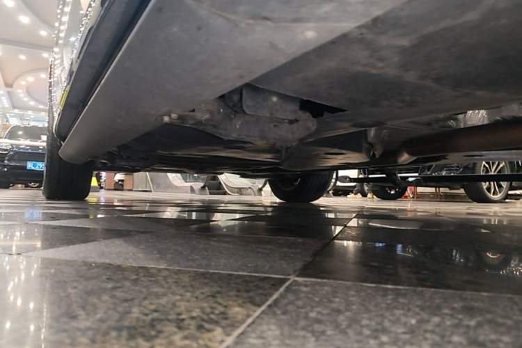 Used Volkswagen Viloran 2024 380TSI Luxury Edition Right Side Sill