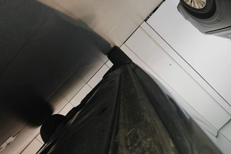 Used Volkswagen Viloran 2024 380TSI Premium Edition Right Side Sill