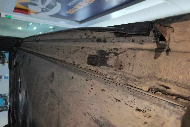 Used Volkswagen Viloran 2024 330TSI Business Edition Right Side Sill