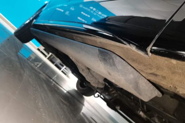 Used Volkswagen Viloran 2024 380TSI Premium Edition Right Side Sill