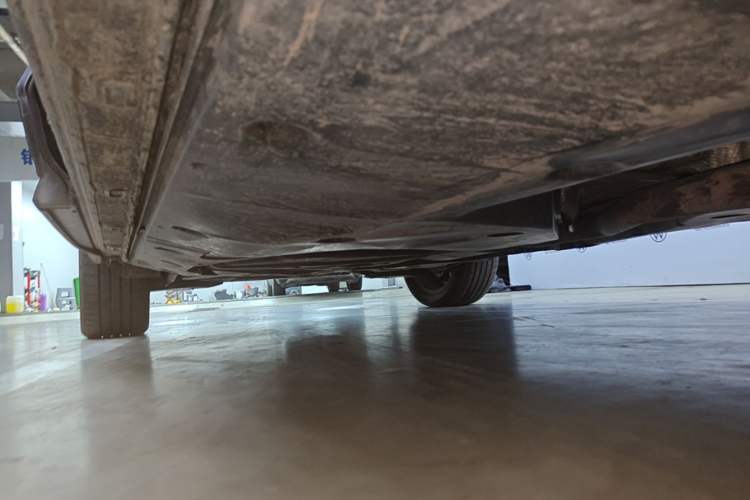 Used Volkswagen Viloran 2024 380TSI Premium Edition Right Side Sill