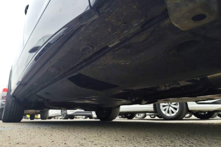 Used Volkswagen Viloran 2024 380TSI Premium Edition Right Side Sill
