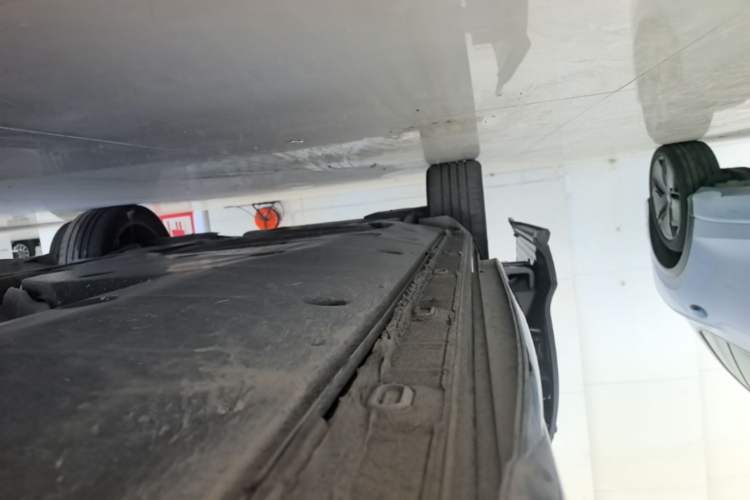 Used Volkswagen Viloran 2024 380TSI Premium Edition Right Side Sill