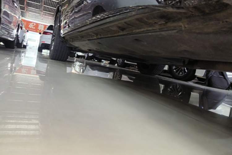 Used Volkswagen Viloran 2024 380TSI Premium Edition Right Side Sill