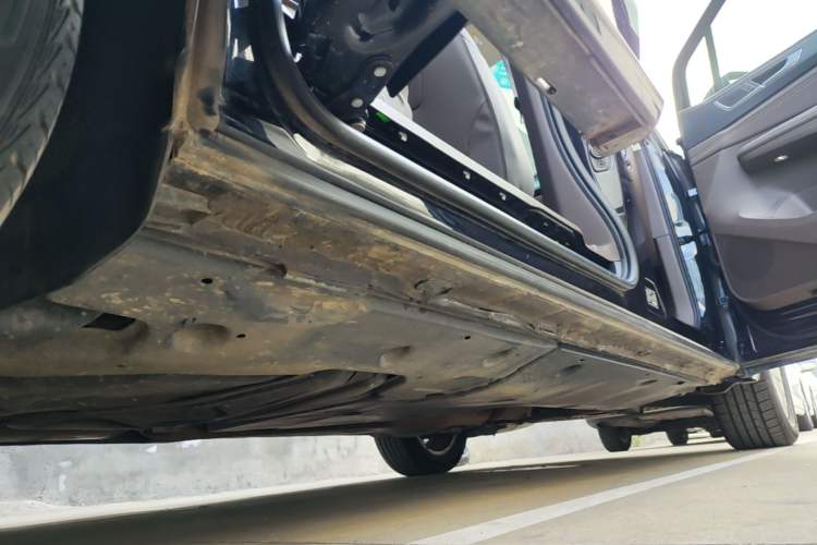 Used Volkswagen Viloran 2024 330TSI Business Edition Right Side Sill