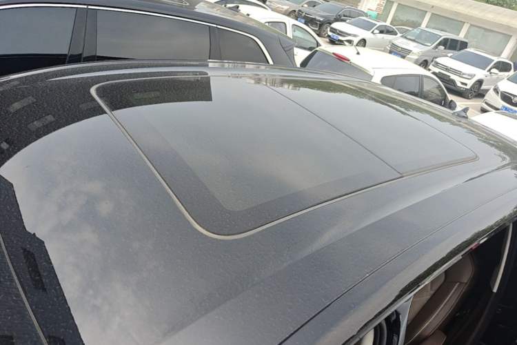 Used Volkswagen Viloran 2024 380TSI Premium Edition Roof