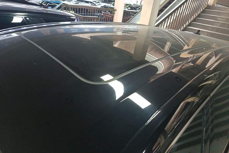 Used Volkswagen Viloran 2024 380TSI Premium Edition Roof