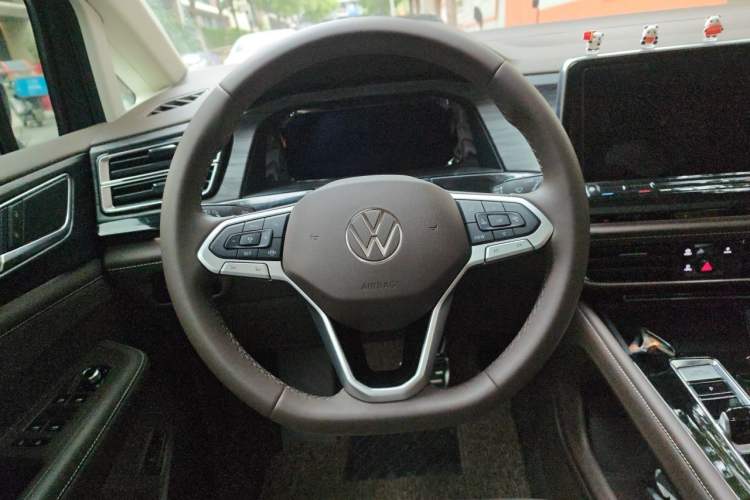 Used Volkswagen Viloran 2024 380TSI Luxury Edition Steering Wheel