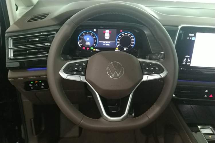 Used Volkswagen Viloran 2024 380TSI Premium Edition Steering Wheel