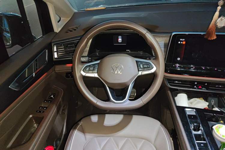 Used Volkswagen Viloran 2024 380TSI Premium Edition Steering Wheel