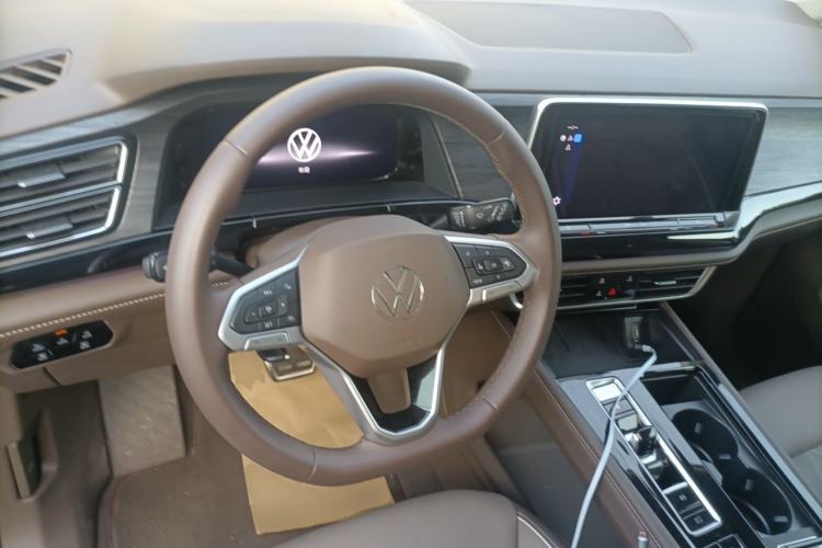 Used Volkswagen Viloran 2024 380TSI Premium Edition Steering Wheel