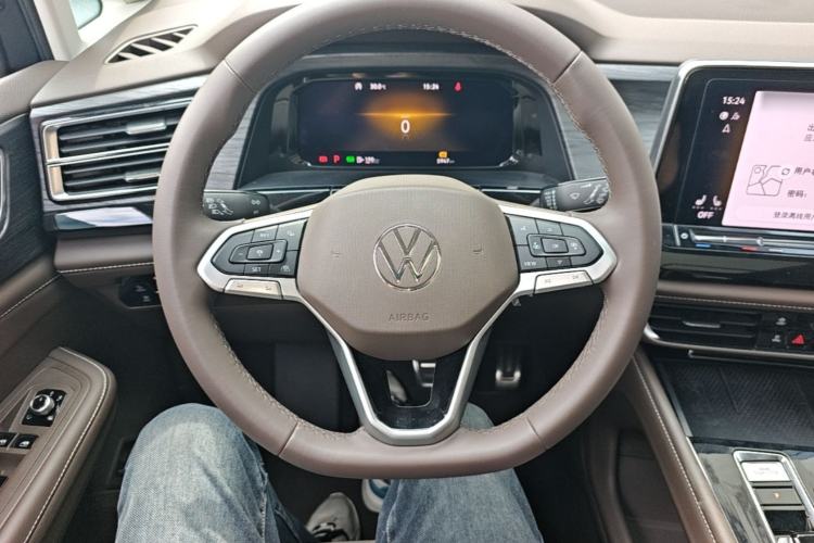 Used Volkswagen Viloran 2024 380TSI Premium Edition Steering Wheel