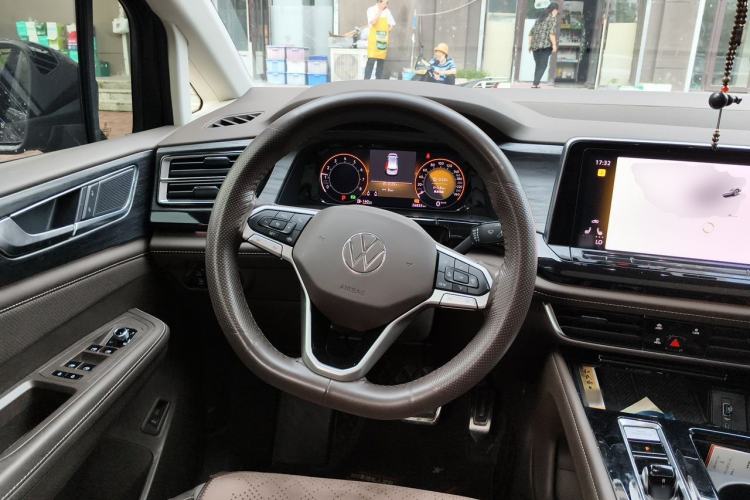 Used Volkswagen Viloran 2024 380TSI Luxury Edition Steering Wheel