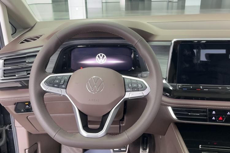 Used Volkswagen Viloran 2024 380TSI Luxury Edition Steering Wheel