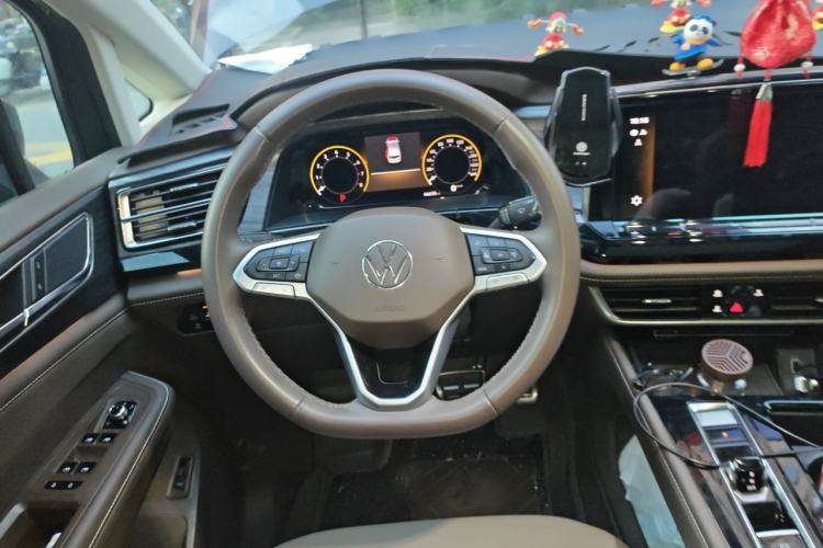 Used Volkswagen Viloran 2024 380TSI Luxury Edition Steering Wheel