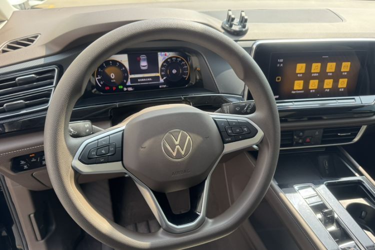 Used Volkswagen Viloran 2024 330TSI Business Edition Steering Wheel