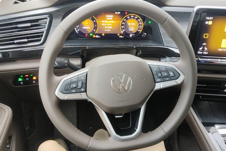 Used Volkswagen Viloran 2024 380TSI Luxury Edition Steering Wheel