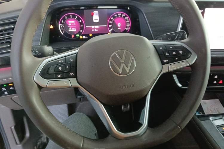 Used Volkswagen Viloran 2024 380TSI Premium Edition Steering Wheel
