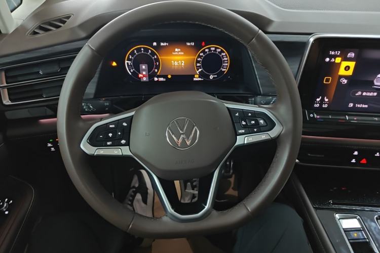 Used Volkswagen Viloran 2024 380TSI Luxury Edition Steering Wheel