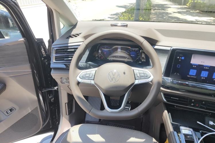 Used Volkswagen Viloran 2024 380TSI Premium Edition Steering Wheel