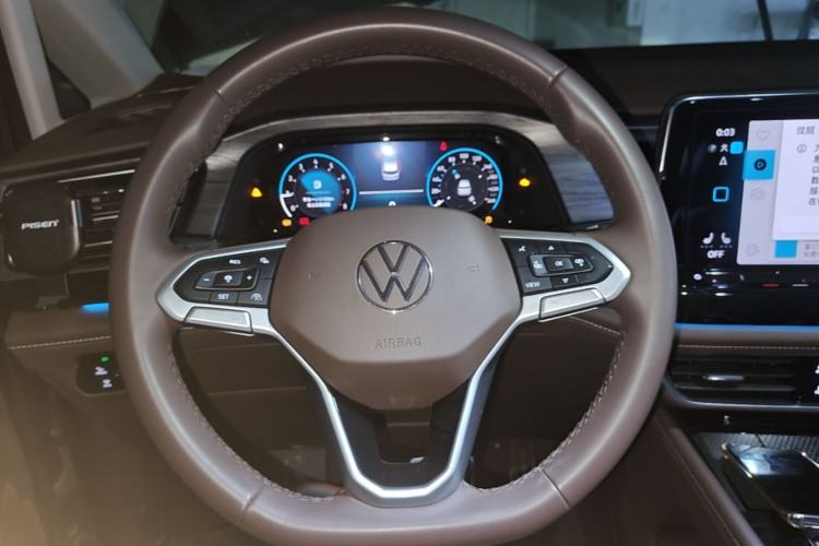 Used Volkswagen Viloran 2024 380TSI Premium Edition Steering Wheel